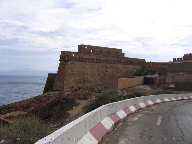 VOYAGE ORAN SEPTEMBRE 2006 213 14 sept. 06 - matin - ROUTE DE LA CORNICHE FORT DE MERS EL KEBIR.JPG
